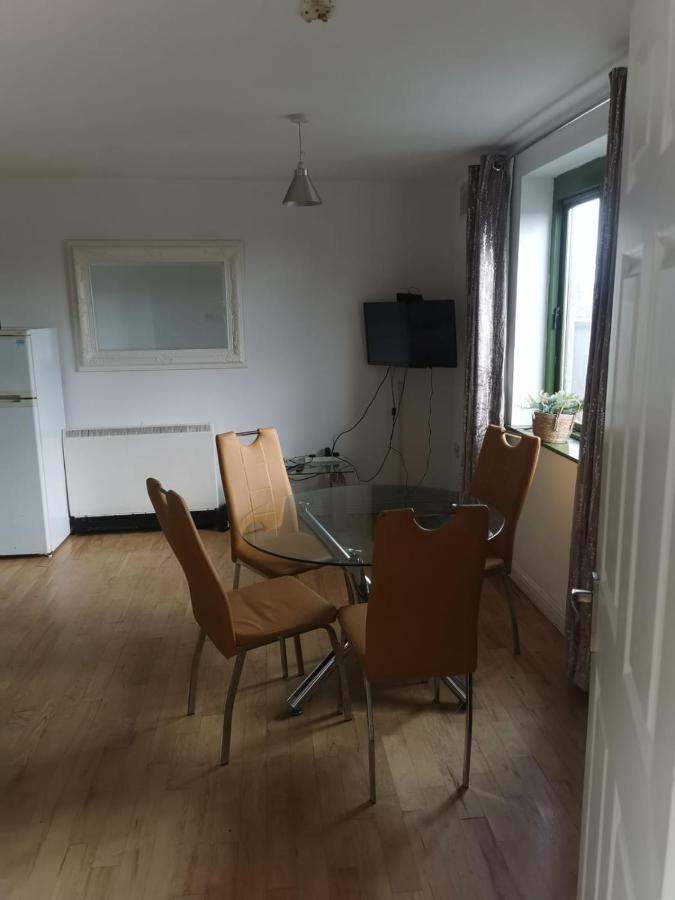 Cosy Retreat Apartment Galway Bagian luar foto